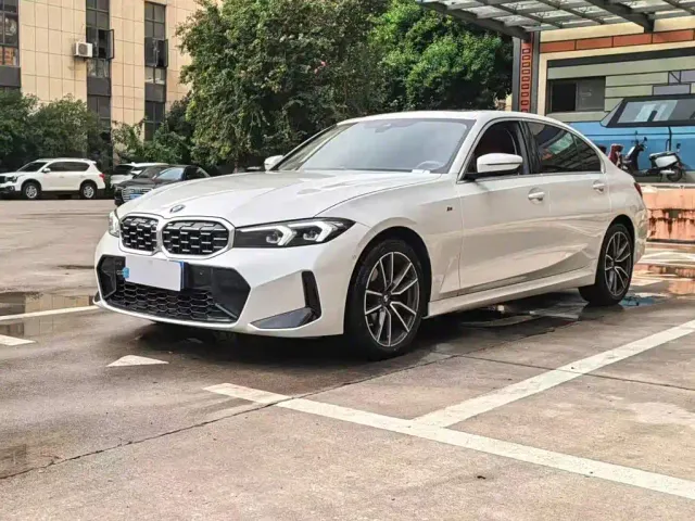 Фотография автомобиля — BMW 3 Series