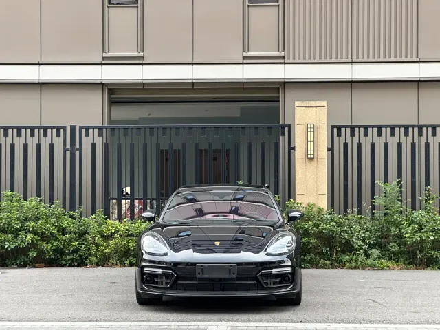 Porsche Panamera — Фото автомобиля 3