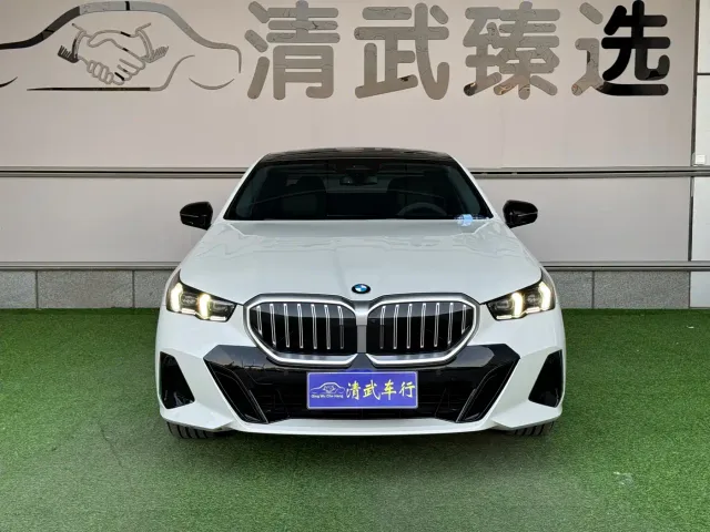 BMW 5 Series — Фото автомобиля 3