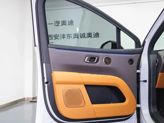 Li Auto i6 — Фото автомобиля 9