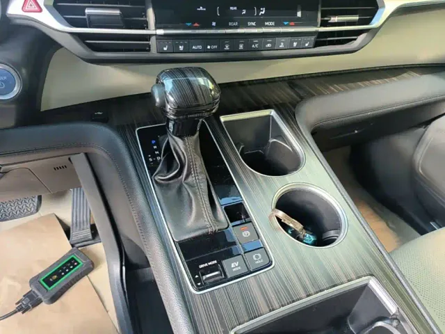 Toyota Granvia — Фото автомобиля 13
