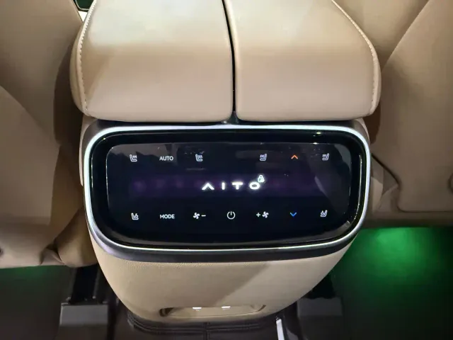 Aito M7 — Фото автомобиля 9