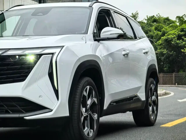 Geely Boyue L — Фото автомобиля 4
