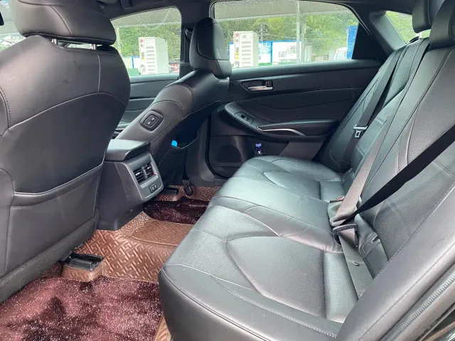Toyota Avalon — Фото автомобиля 10