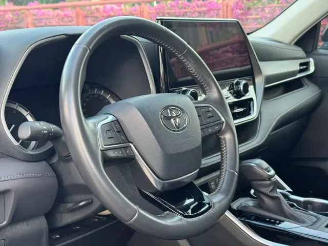 Toyota Highlander — Фото автомобиля 20