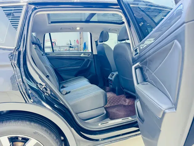 Volkswagen Tiguan L — Фото автомобиля 8