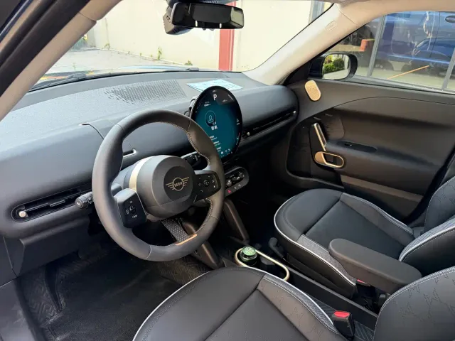 MINI Electric MINI ACEMAN — Фото автомобиля 9