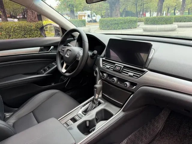 Honda Accord — Фото автомобиля 8