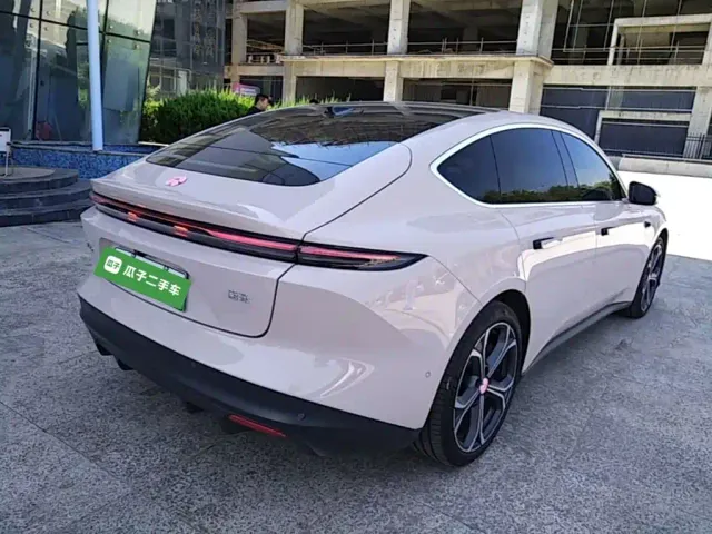 Nio ET5 — Фото автомобиля 6