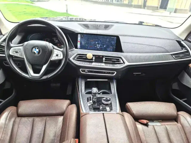 BMW X7 — Фото автомобиля 14