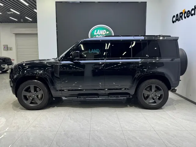 Land Rover Defender — Фото автомобиля 7