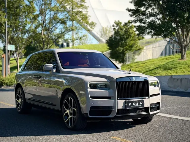 Rolls-Royce Cullinan — Фото автомобиля 3
