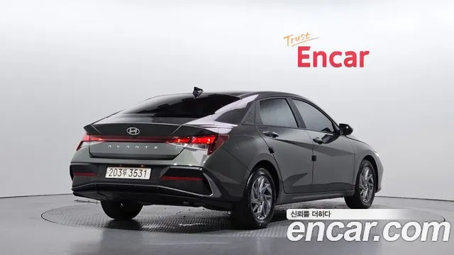 Hyundai Avante CN7 — Фото автомобиля 2