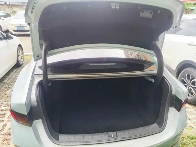 BYD Qin PLUS 2025 EV Smart Drive Edition 510KM Leading Type — Фото автомобиля 4