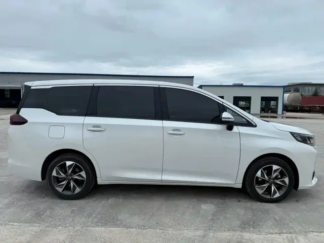 GAC Trumpchi M6 — Фото автомобиля 2