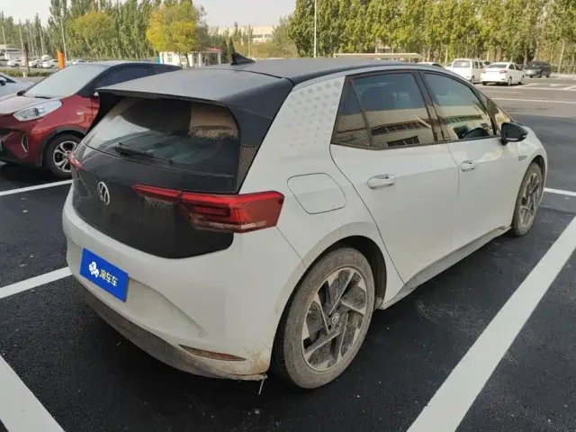 Volkswagen ID.3 — Фото автомобиля 3