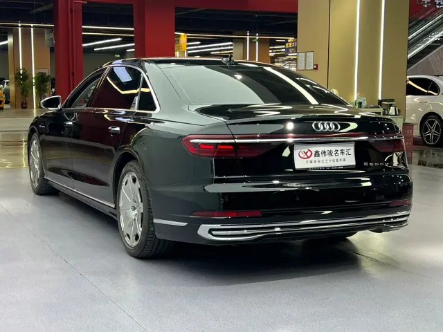 Audi A8 — Фото автомобиля 15