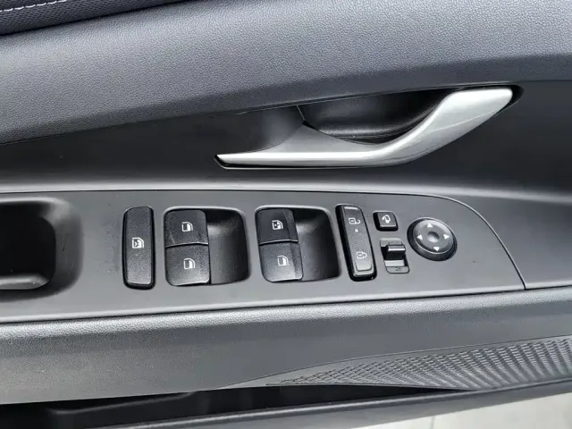 Hyundai Elantra — Фото автомобиля 9