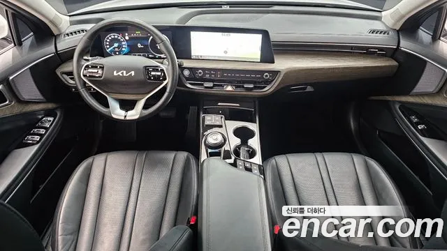 Kia K8 — Фото автомобиля 10