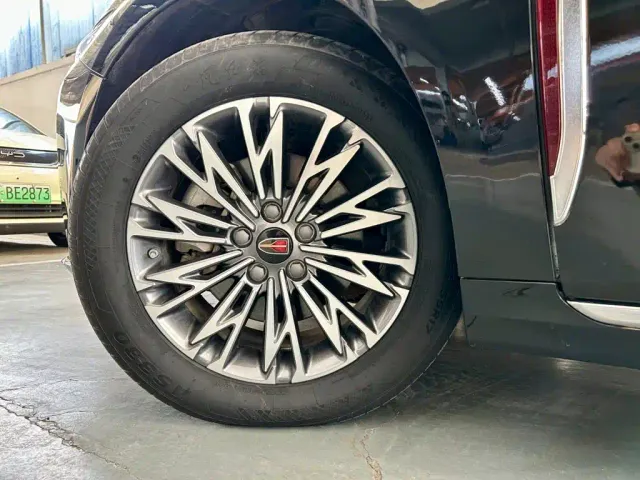 Hongqi H5 — Фото автомобиля 19