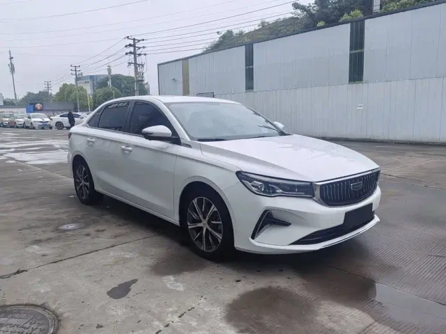 Geely Emgrand — Фото автомобиля 20
