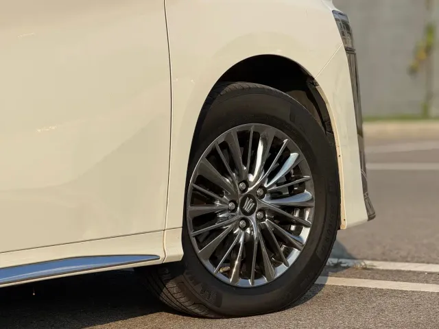 Toyota Vellfire — Фото автомобиля 7