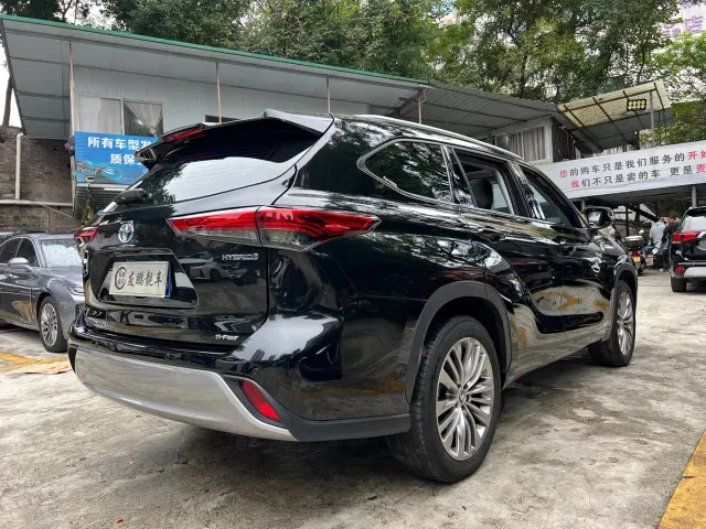 Toyota Highlander — Фото автомобиля 19
