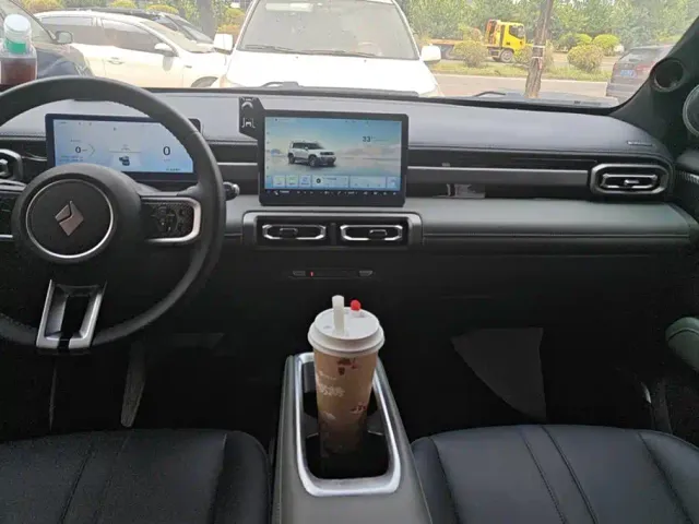 Baojun Yep Plus — Фото автомобиля 13