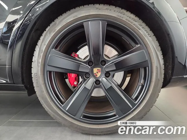 Porsche Cayenne — Фото автомобиля 5