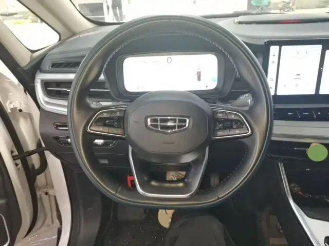 Geely Jiaji — Фото автомобиля 10
