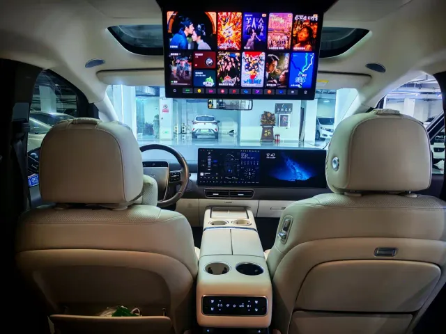 Li Auto MEGA — Фото автомобиля 10