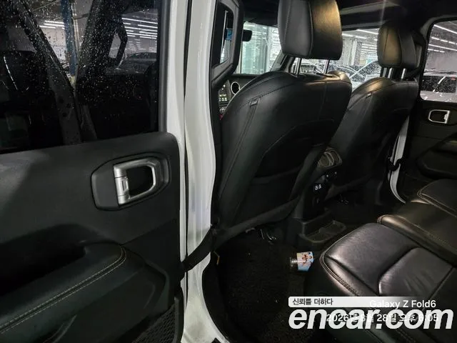 Jeep Wrangler — Фото автомобиля 9