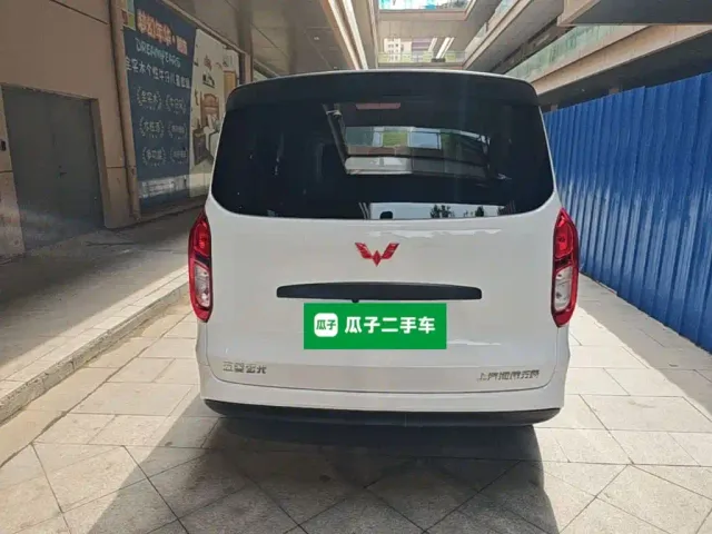 Wuling Hongguang — Фото автомобиля 3