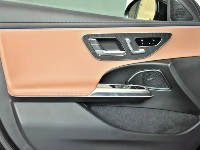 Mercedes-Benz E-Class — Фото автомобиля 11