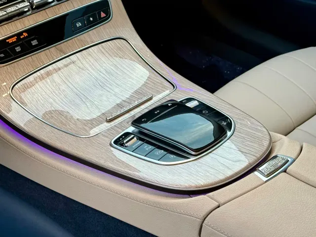 Mercedes-Benz E-Class — Фото автомобиля 9