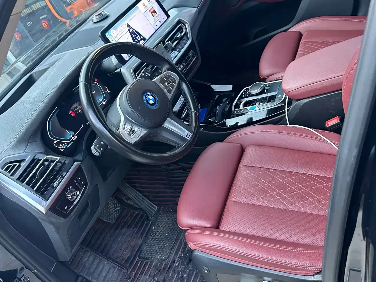 BMW BMW iX3 2023 Pioneer Type — Фото автомобиля 3