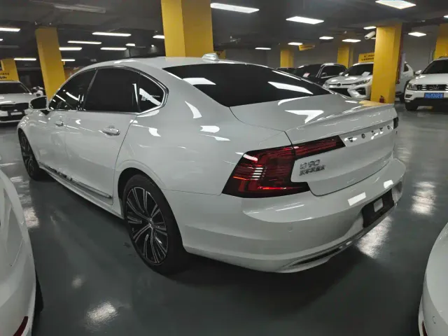 Volvo S90 — Фото автомобиля 8
