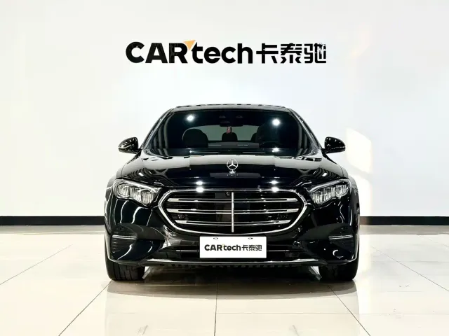 Mercedes-Benz E-Class — Фото автомобиля 2