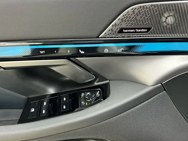 BMW 5 Series — Фото автомобиля 20