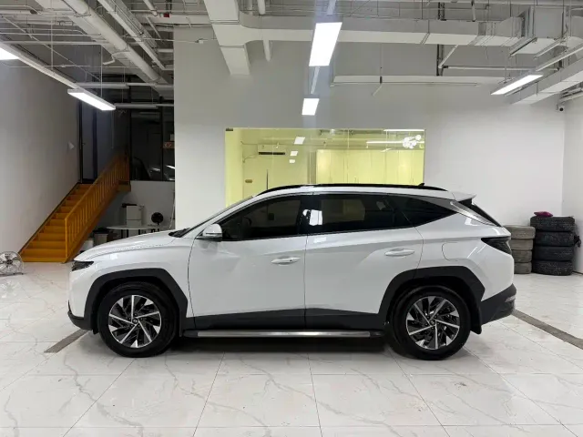 Hyundai Tucson — Фото автомобиля 3