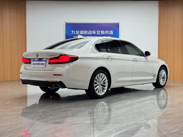BMW 5 Series — Фото автомобиля 7