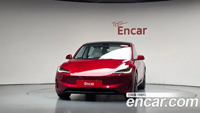 Tesla Model 3 — Фото автомобиля 3