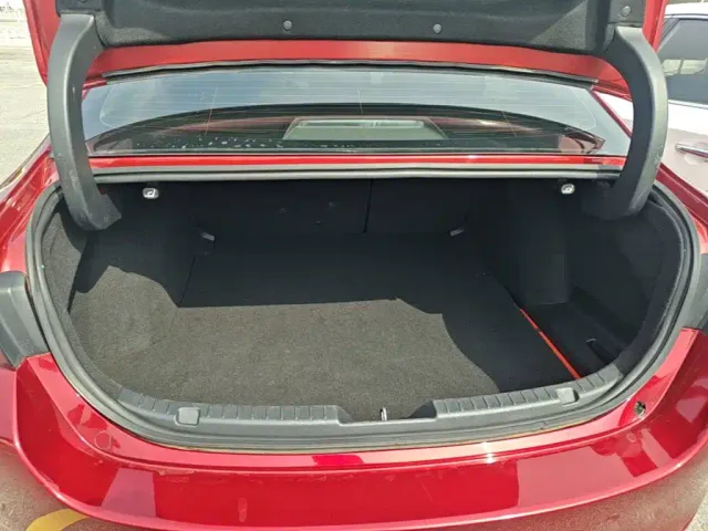 Mazda Axela — Фото автомобиля 18