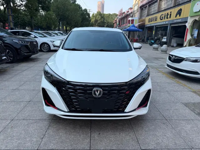 Changan Eado — Фото автомобиля 2