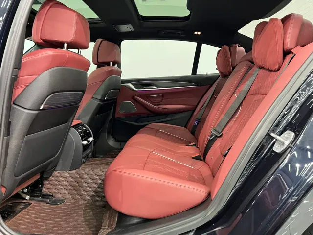 BMW 5 Series — Фото автомобиля 17