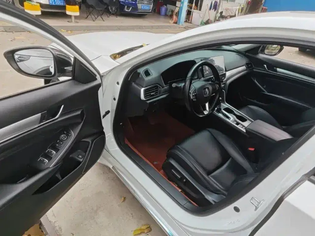 Honda Accord — Фото автомобиля 15