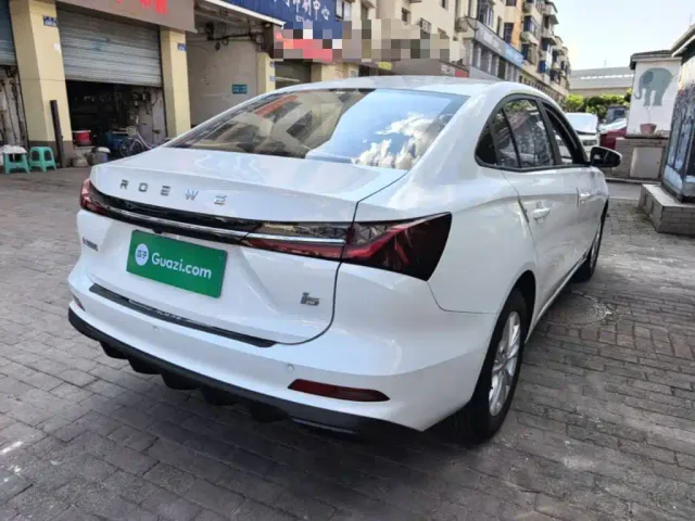 Roewe i5 — Фото автомобиля 6