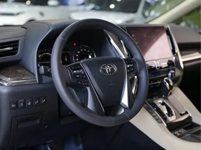 Toyota Vellfire — Фото автомобиля 8