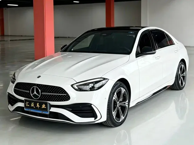 Фотография автомобиля — Mercedes-Benz C-Class