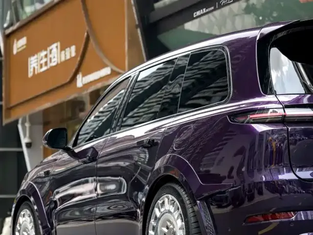 Li Auto L9 — Фото автомобиля 11